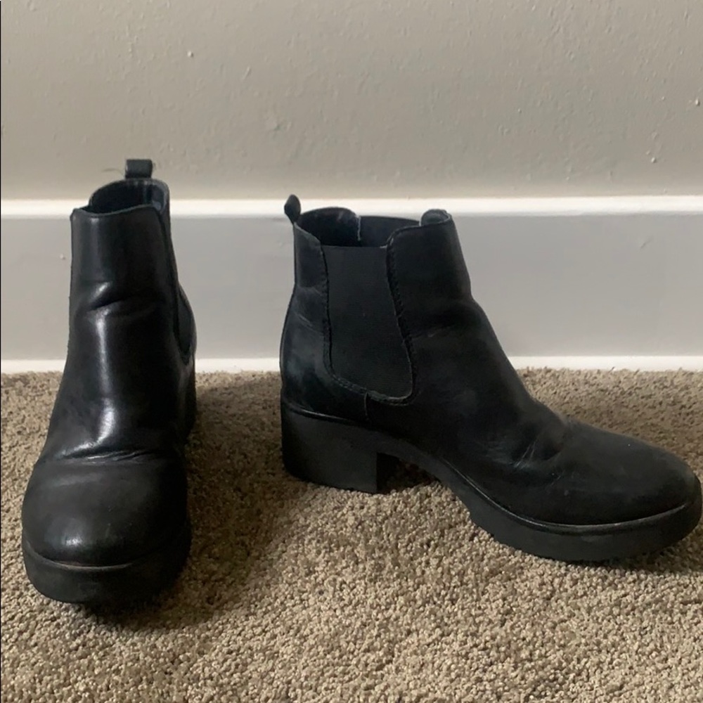 Aldo black ankle booties size 8